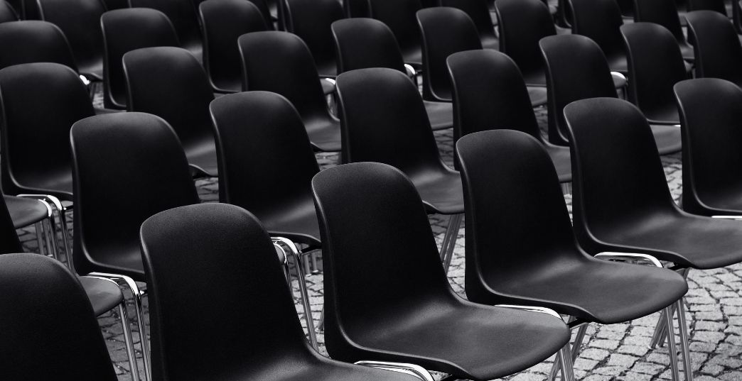 Cómo reducir las ausencias en eventos gratuitos: 8 estrategias efectivas que funcionan